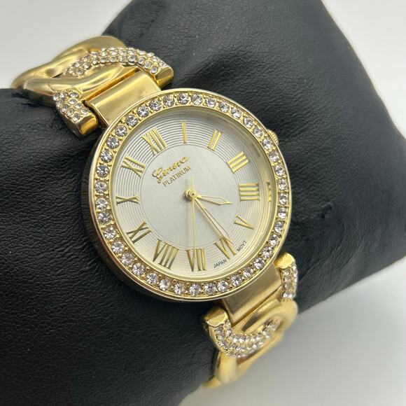 Geneva Platinum Gold Crystals Cuff Watch New Battery - Picture 3 of 8